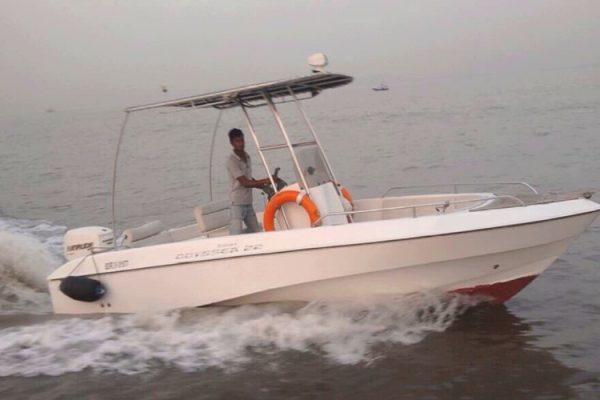 Mahindra Odyssea 22 Speedboat on Charter in Mumbai